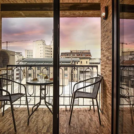 City-centric Comfort: 1-bedroom Near Military Circle Apartman Bukarest