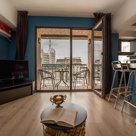 Apartman City-centric Comfort: 1-bedroom Near Military Circle Bukarest
