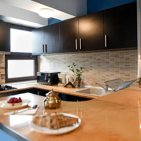アパート City-centric Comfort: 1-bedroom Near Military Circle *