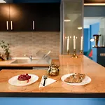 City-centric Comfort: 1-bedroom Near Military Circle Апартаменти Бухарест
