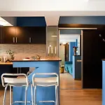 Апартаменти City-centric Comfort: 1-bedroom Near Military Circle