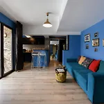 City-centric Comfort: 1-bedroom Near Military Circle Апартаменти *