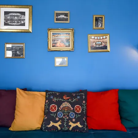 City-centric Comfort: 1-bedroom Near Military Circle Boekarest