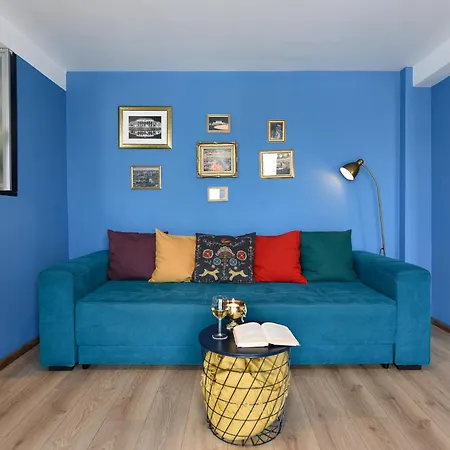 דירה City-centric Comfort: 1-bedroom Near Military Circle *