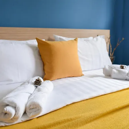 City-centric Comfort: 1-bedroom Near Military Circle דירה בוקרשט