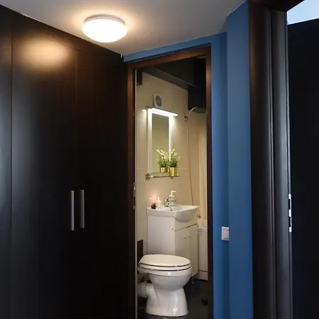 City-centric Comfort: 1-bedroom Near Military Circle *