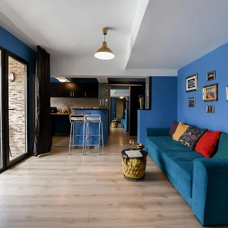 City-centric Comfort: 1-bedroom Near Military Circle Apartament *