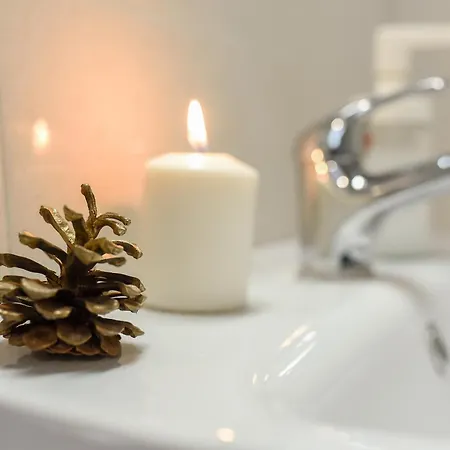 City-centric Comfort: 1-bedroom Near Military Circle Apartment Bucharest
