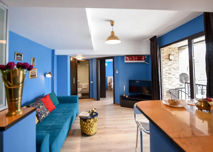 City-centric Comfort: 1-bedroom Near Military Circle * Bucharest
