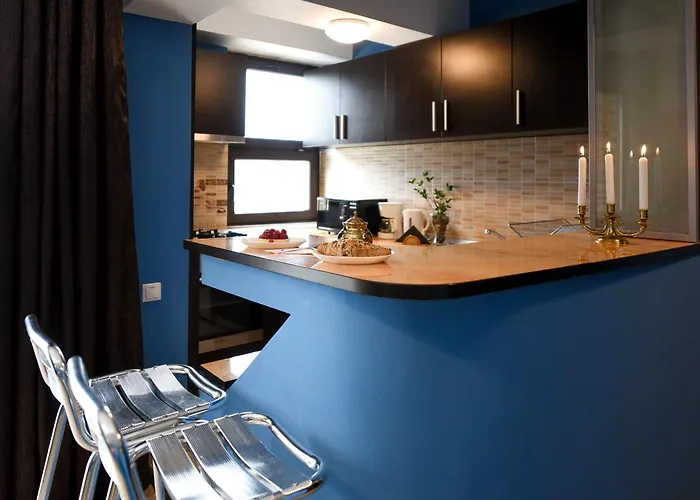 City-centric Comfort: 1-bedroom Near Military Circle Bukarest