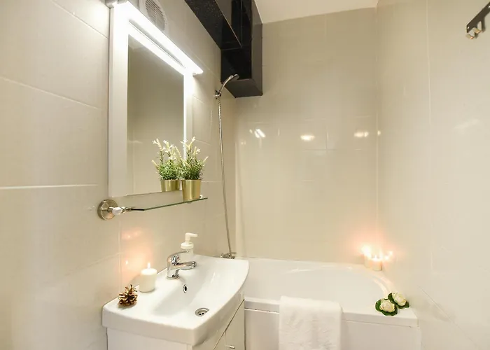 City-centric Comfort: 1-bedroom Near Military Circle Appartement