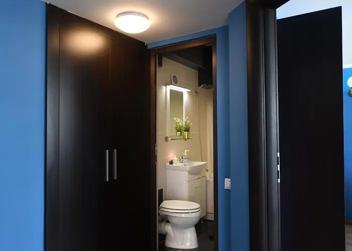 City-centric Comfort: 1-bedroom Near Military Circle *