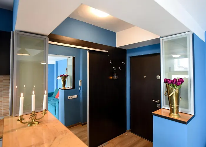 City-centric Comfort: 1-bedroom Near Military Circle Lägenhet