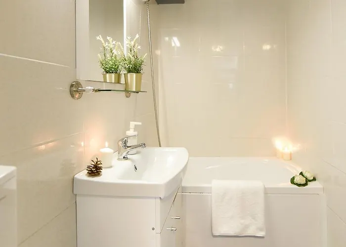 Apartment City-centric Comfort: 1-bedroom Near Military Circle Bucharest