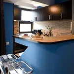 City-centric Comfort: 1-bedroom Near Military Circle Bukurešť