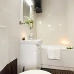 Apartmán City-centric Comfort: 1-bedroom Near Military Circle Bukurešť