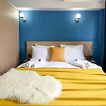 City-centric Comfort: 1-bedroom Near Military Circle Bukurešť
