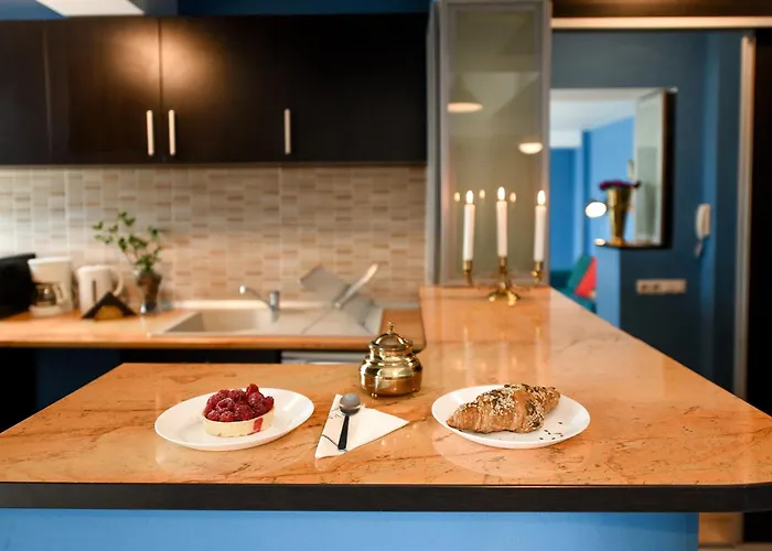 City-centric Comfort: 1-bedroom Near Military Circle Апартаменти Бухарест