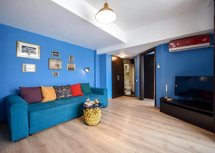 City-centric Comfort: 1-bedroom Near Military Circle Апартаменти Бухарест