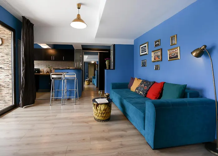 City-centric Comfort: 1-bedroom Near Military Circle *