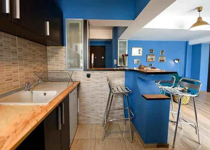 City-centric Comfort: 1-bedroom Near Military Circle Апартаменти Бухарест